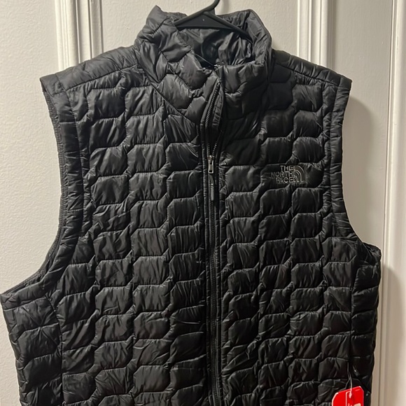 Men’s North Face Vest NWT - Picture 1 of 4
